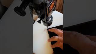 Fustelle gli angoli di un portafogli diy fustelle tutorial asmr wallet leatherwork leather [upl. by Allemat]