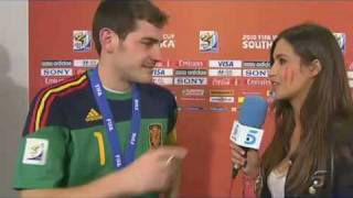 ¡¡¡¡Casillas se comió a besos a Carbonero TRANSLATE IN ENGLISH [upl. by Eerac]