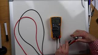 meten van weerstand met multimeter [upl. by Osei]