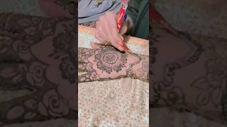 Very simple mehndi design mehandi shots whiteshorts lifewithadibadanish 😍😍 [upl. by Waxman]