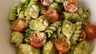 Receta de Pollo y pasta al pesto [upl. by Atika]