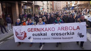 quotGernikako Arbola euskal ereserkiaquot aldarrikatu dute Urretxun [upl. by Waynant433]