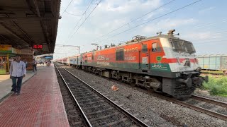 Deadly Shriller SDAH JOY E BIKE livery WAP7 30676 with 12320 Gwalior Express attacks BRPA at mps [upl. by Eimmac]