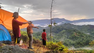 camping hujan deras siang malam disertai angin kencang sampai tenda koyak [upl. by Pas277]