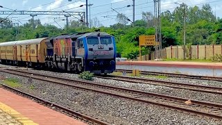 Solapur  Dharwad passenger arriving unkal delayed by 1h 23m loco wdp4b Namma karunadu 40057 video [upl. by Audras569]