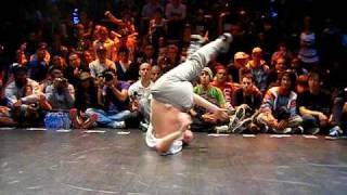 NEGUIN amp SKYCHIEF VS MENNO amp DIFFER  TOP 8  WORLD BBOY CLASSIC 2009 [upl. by Eide]