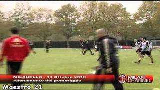 Great freekick of Ronaldinho in Training  13102010 [upl. by Staal]