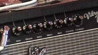 Fender Vibro Champ XD small modeling guitar amplifier demo review [upl. by Adgam]