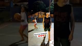 Esse vovô está arrebentando no basquete song love live music funny [upl. by Nickerson]