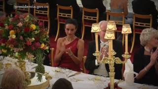 La Reina Isabel II ofreció un banquete en honor al Presidente Santos [upl. by Ytsirhc]