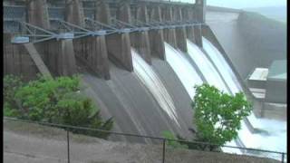 Table Rock Dam gates open [upl. by Annert]