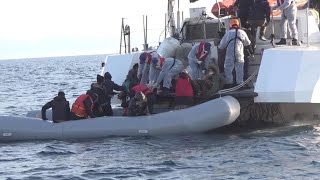 La Grèce accusée de refouler illégalement des migrants vers la Turquie [upl. by Oicirtap234]