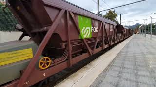 Mercancías de FGC estacionado en la estación de Sant Boi [upl. by Amilas]