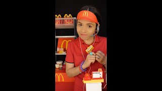 Te Atiendo en McDonalds 🍔 ✅ Miniatura ASMR  Leslie ASMR [upl. by Ellie]