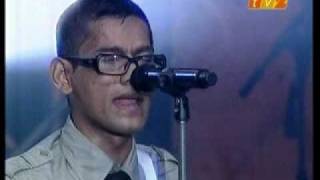 Azlan amp The Typewriter  Kelibat Si Penyair  Konsert Gegar Generasiku 2009 [upl. by Eicirtap]