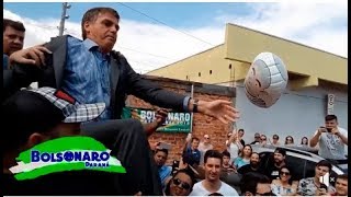 Bolsonaro é ovacionado em Cascavel PR [upl. by Ahsiet]