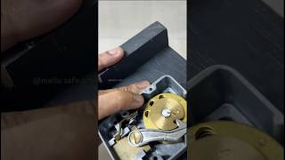 COMBINATION LOCK RESET mallusafecracker locksmithhack howitworks chubb diy [upl. by Phillane]