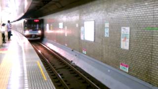 千代田線北千住を通過する埼玉高速鉄道車The Saitama Railway car which passes through Chiyoda Line Kitasenju [upl. by Tucker]