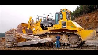 The Biggest Bulldozer in the World  Komatsu D575A Super Dozer [upl. by Meehsar]