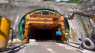 Gantry for tunnel lining Gantry FormworkFinal LiningTunnelingRailway project [upl. by Mollie348]