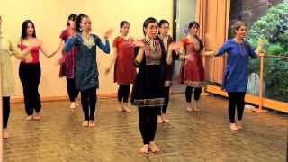 Cours de danse indienne Bollywood à Paris  Mahina Khanum  Apsara Aali [upl. by Akenna]