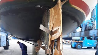 Orcas killer whales destroy the rudder of a yacht on delivery off the Coast of Spain [upl. by Whitehouse255]