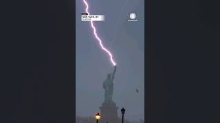 ‘Daredevil’ photographer captures lightning hitting the Statue of Liberty [upl. by Lelith]