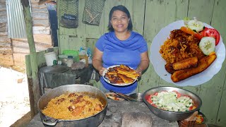 Locrio de Chechicharron Comida Dominican del Campo [upl. by Relyhcs]