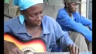 Guitarras de Botswana  Ronnie  Otra forma de tocar la guitarra  vog031 [upl. by Dianthe]