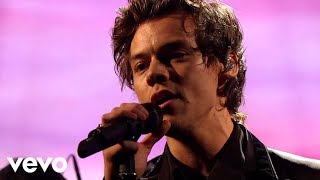 Harry Styles  Sign of the Times Live on The Graham Norton Show [upl. by Koziara]