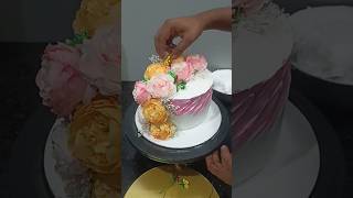 Rose designs cake rosecake flowerscake rosecakedesigns cakedecorating cakeart cakedesign [upl. by Huntlee]