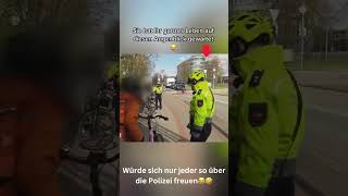 FahrradPolizei hält Lieferando an😂😂😂 [upl. by Larrisa74]