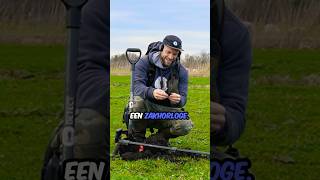 Een heel oud ZAKHORLOGE metaldetecting ytshorts youtubeshorts viral trending shorts [upl. by Novit]