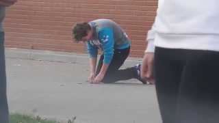 Przyklejony telefon  Phone Glued to Ground Prank Majster [upl. by Drandell]