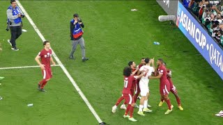 احد لاعبي ايران يصر علي استفزاز جماهير ولاعبي قطر بعد الخروج من كأس اسيا [upl. by Nomis47]