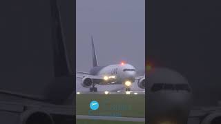 B767 LANDING on a WET RUNWAY [upl. by Anneehs]