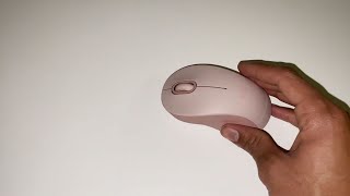 In Hand Review of Logitech Signature M550 Wireless Mouse  for Small to Medium Sized Hands [upl. by Eednil]