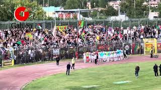 Il commovente abbraccio tra tifosi e calciatori della Ternana dopo la vittoria a Arezzo [upl. by Deerdre44]