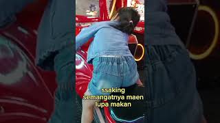 Maen funnydipuriindahmall song laguviral anak funny cutebaby music [upl. by Janeta559]