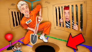 BOX FORT PRISON ESCAPE Challenge [upl. by Nadirehs]