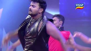 Super Lightning Entrance amp Dance by Jyoti amp Jhilik  9th Tarang Cine Awards 2018 [upl. by Elisabet359]