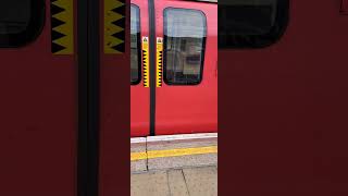 Mind the gap London underground London italianoingranbretagna uk [upl. by Tohcnarf]