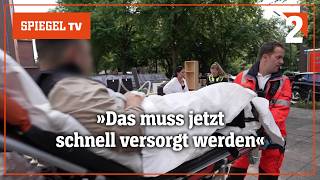 Die Helden der Hamburger Feuerwehr Löschen retten bergen 22  SPIEGEL TV [upl. by Thorlie230]