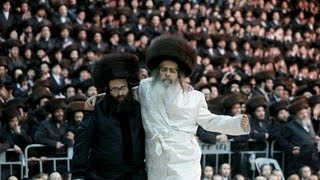 ‫Satmar Rebbe Dancing Mitzvah Tanz In Israel [upl. by Heng591]