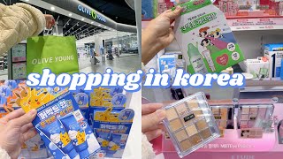 shopping in Korea vlog 🇰🇷 skincare amp makeup haul 🩵 new season new makeup products 올영세일 [upl. by Sabu74]