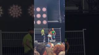 🎥 Anitta “Bellakeo” em Festival “SoliDays” Paris França — Baile Funk Experience Tour [upl. by Saimerej]