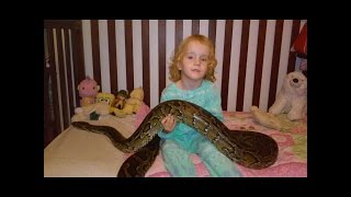 2 ½ YEAR OLD GIRL LOVES SNAKES [upl. by Eneroc757]