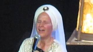 Snatam Kaur Chile 2016  Corazón del Universo quotHeart of the Universequot versión en español [upl. by Celio111]