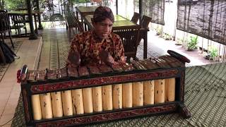 Slenthem  the traditional instrument of Java  Yogyakarta  Indonesia [upl. by Adile55]