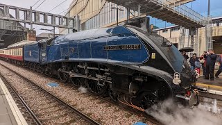 60007 Sir Nigel Gresley A4 departs London Kings Cross [upl. by Tia262]